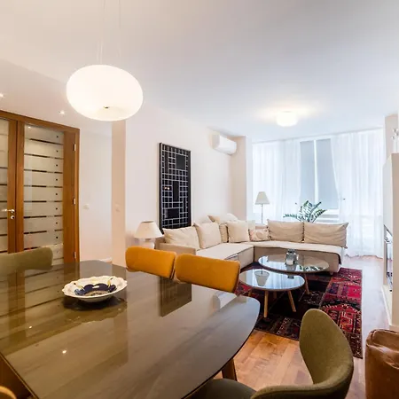 Maison Eleven 2-bedroom With Balcony And Private Parking * Сараево