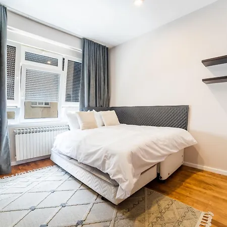 Maison Eleven 2-bedroom With Balcony And Private Parking Сараево