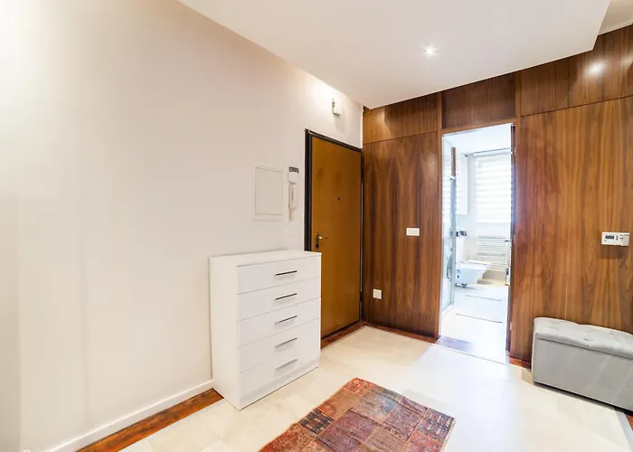 Maison Eleven 2-bedroom With Balcony And Private Parking Apartman