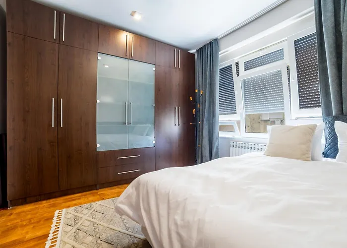 Maison Eleven 2-bedroom With Balcony And Private Parking Apartman